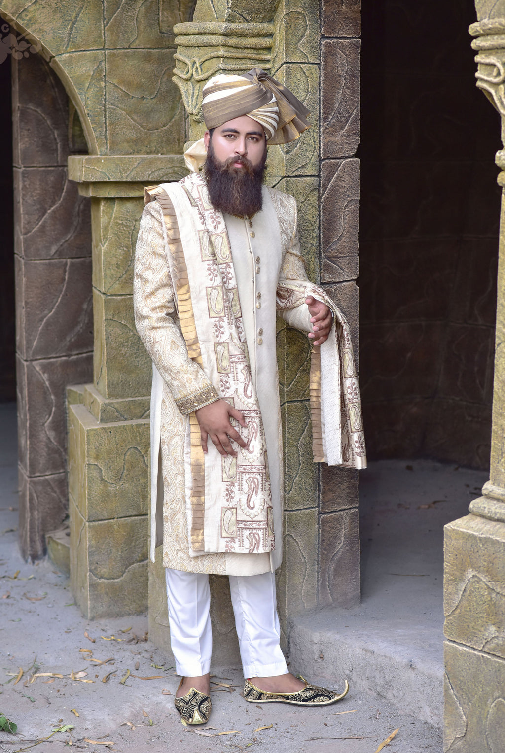 Saakin Sherwani