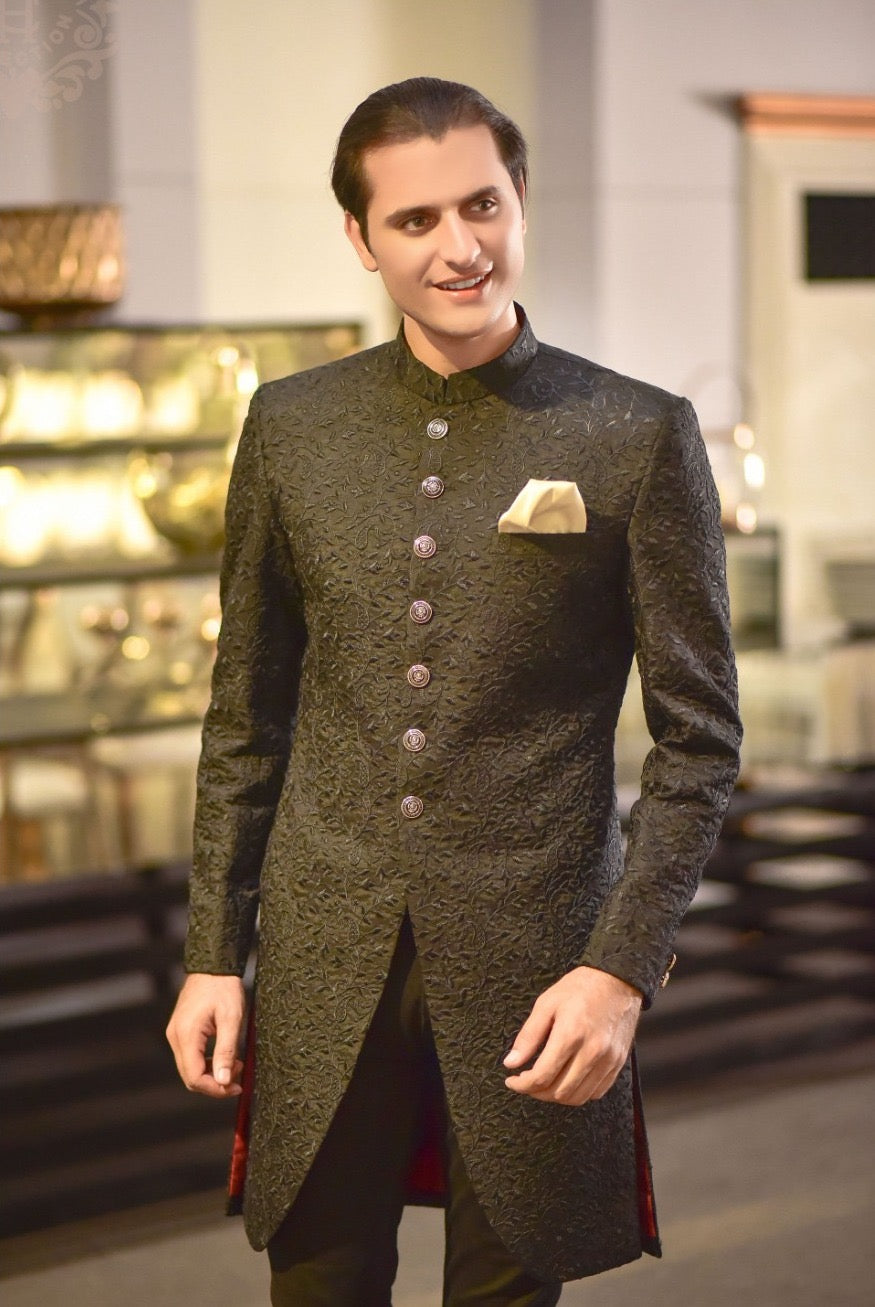 Black Embroidered Thread Sherwani