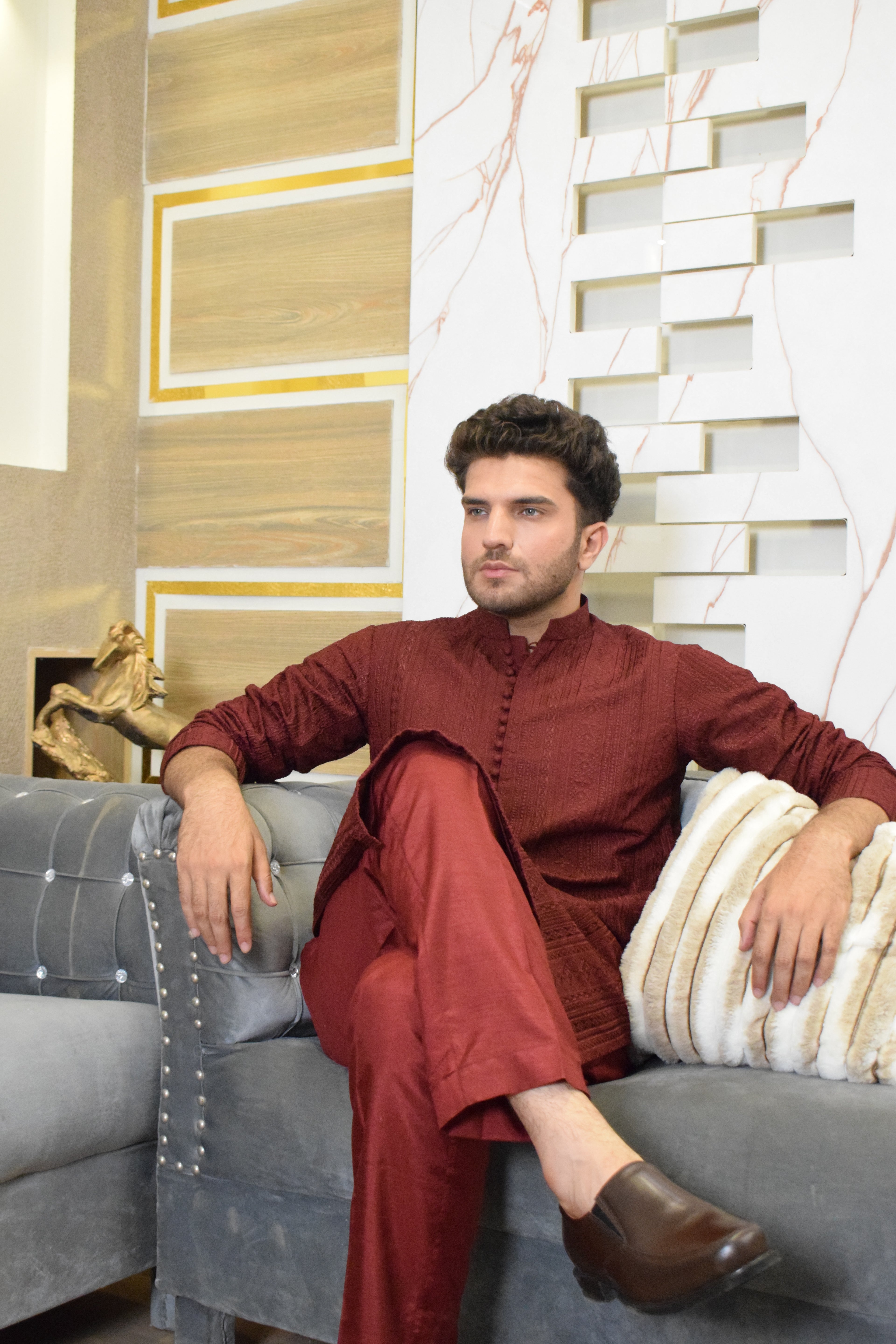 MAROON EMBROIDED KURTA TROUSER