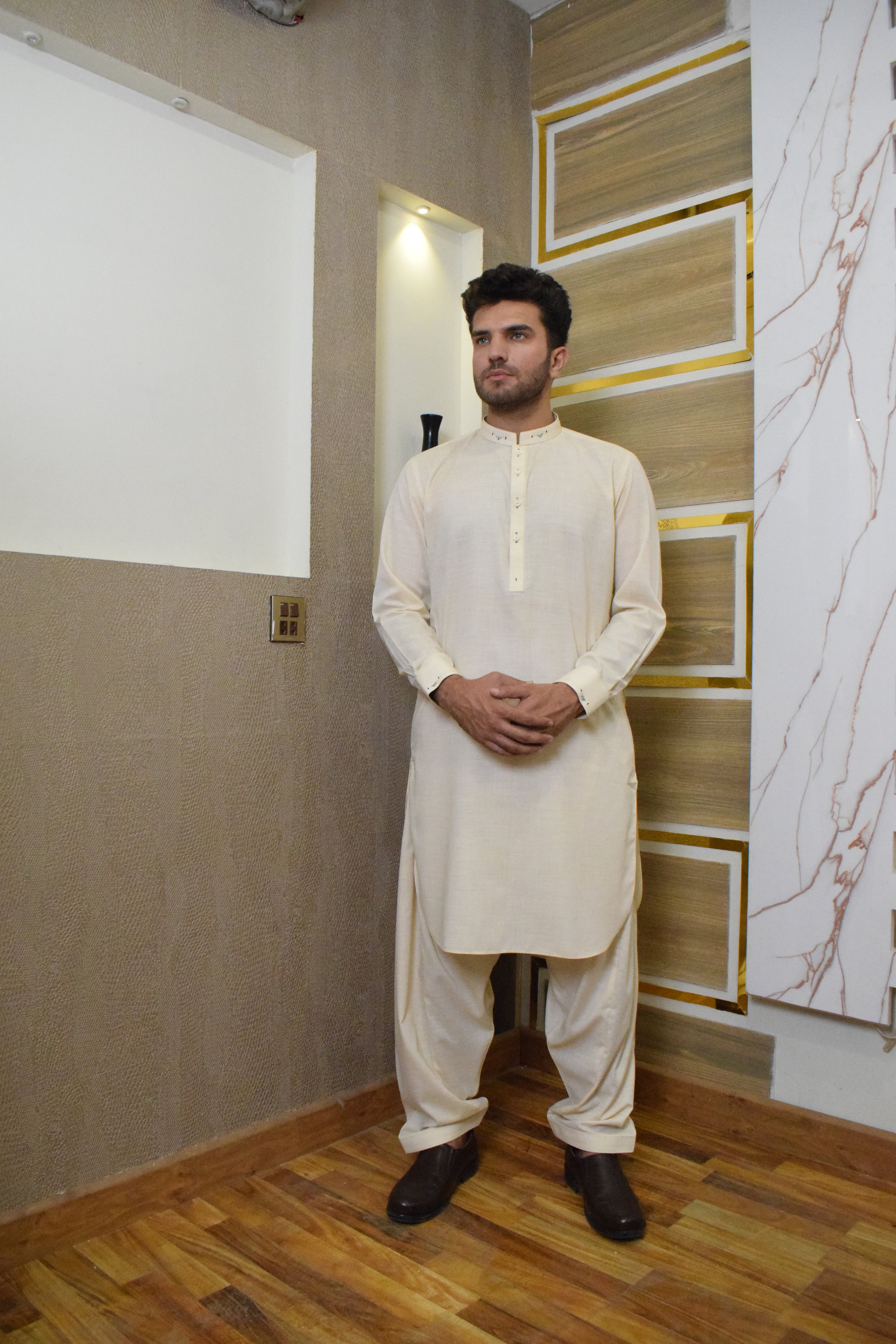 WHITE KAMEEZ SHALWAR