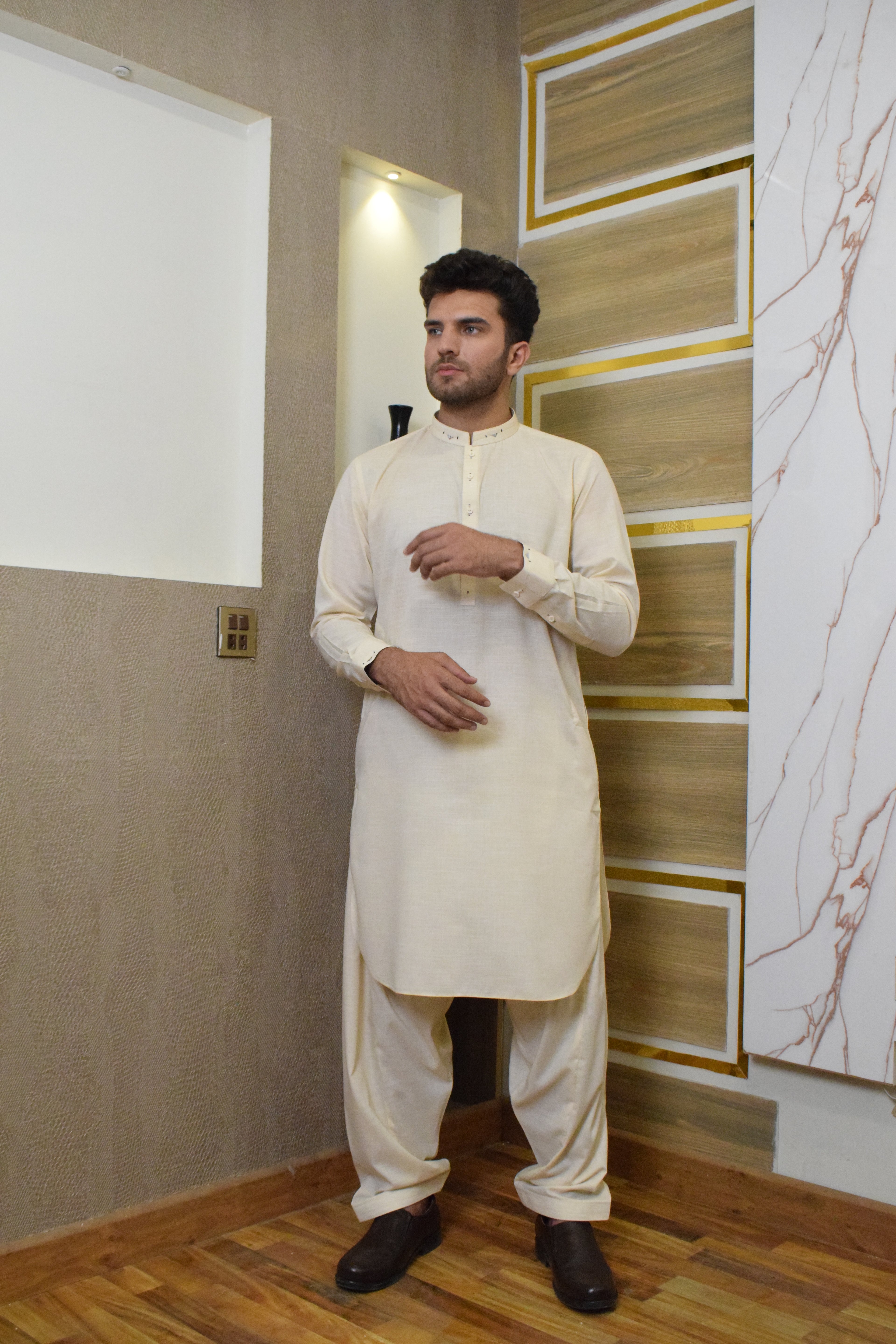 WHITE KAMEEZ SHALWAR