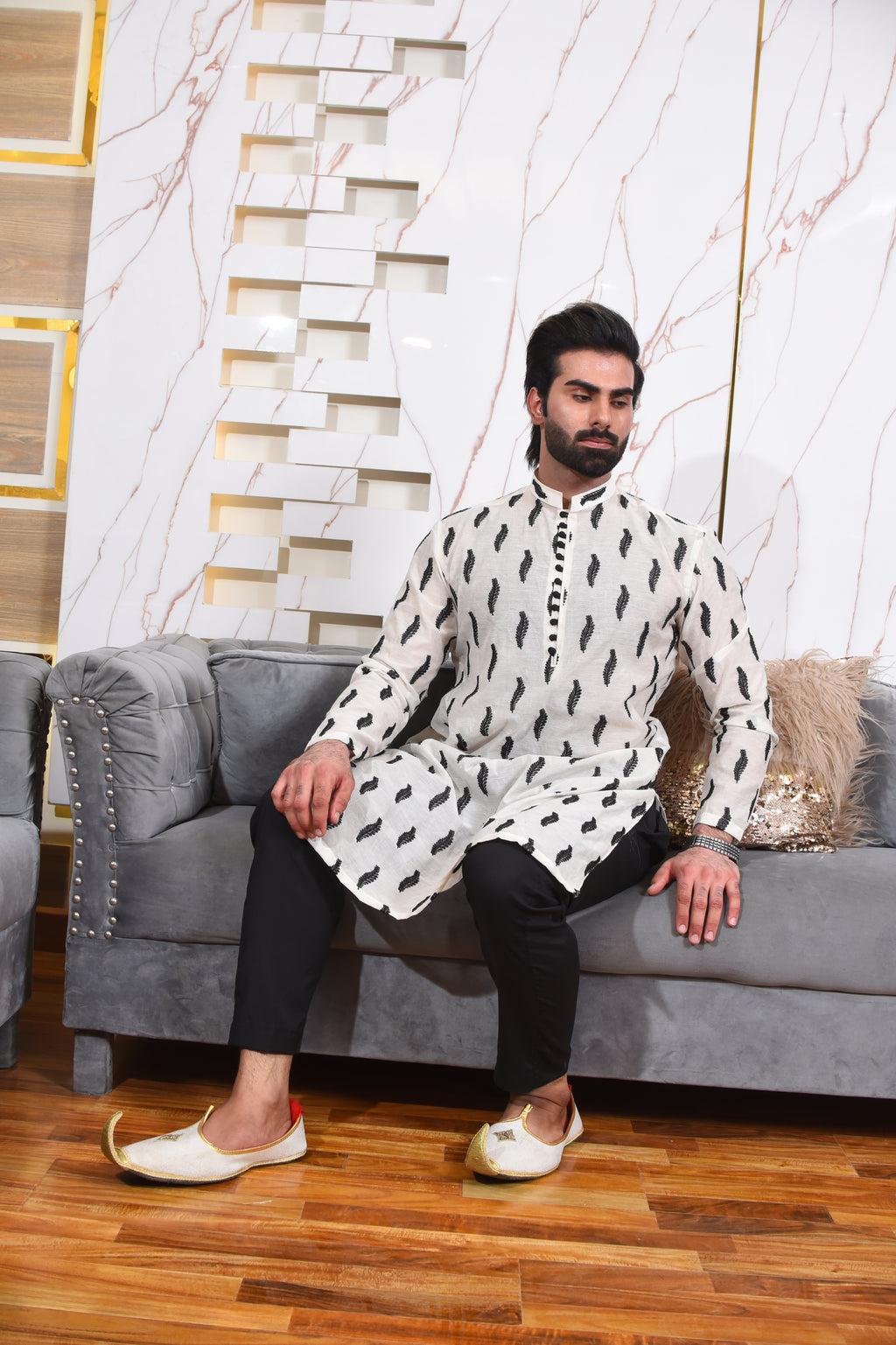 Off White Kurtra