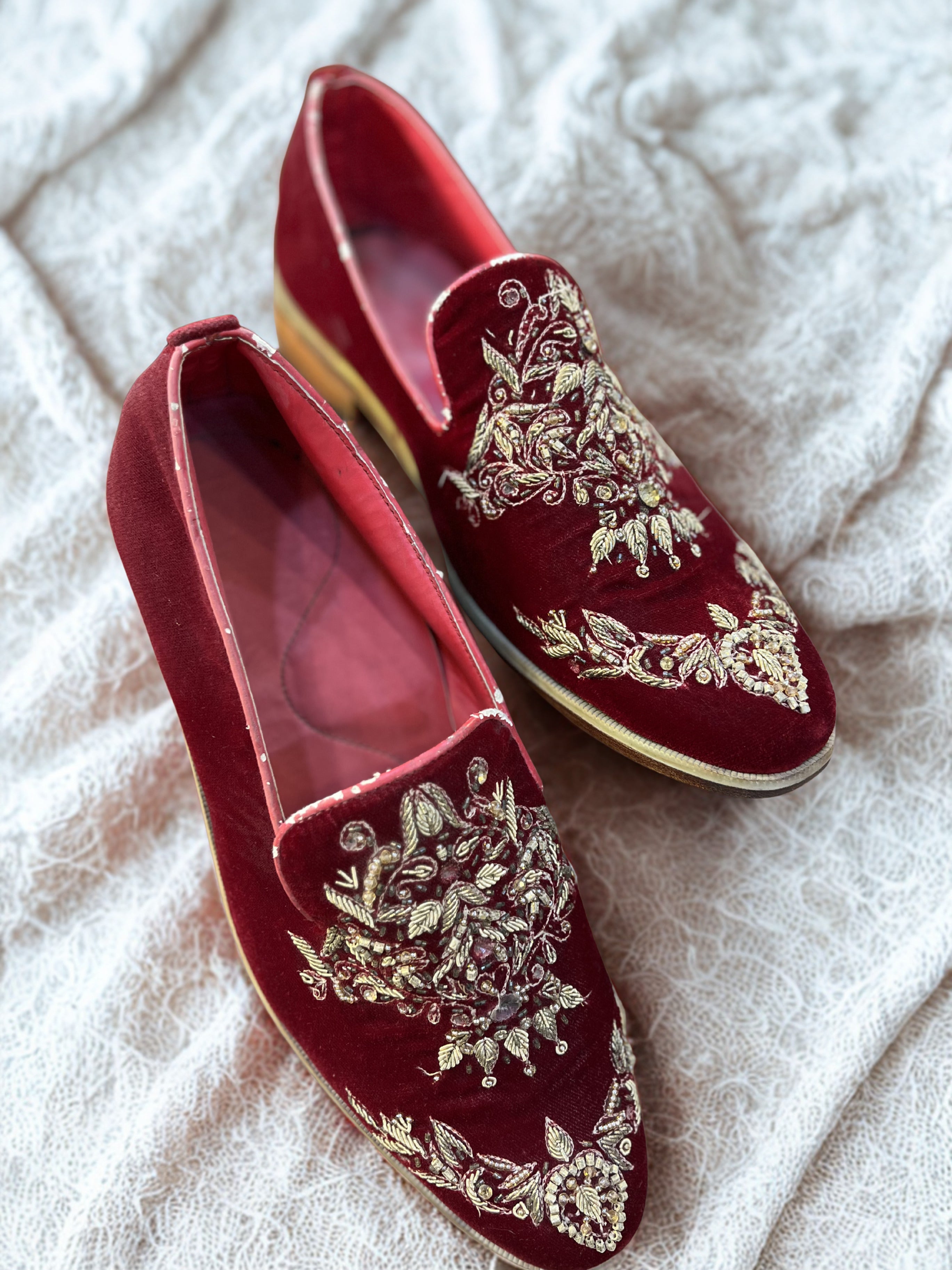 Crimson Velvet Embroided Mojaris