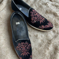 Noir Crimson Embroided Loafers