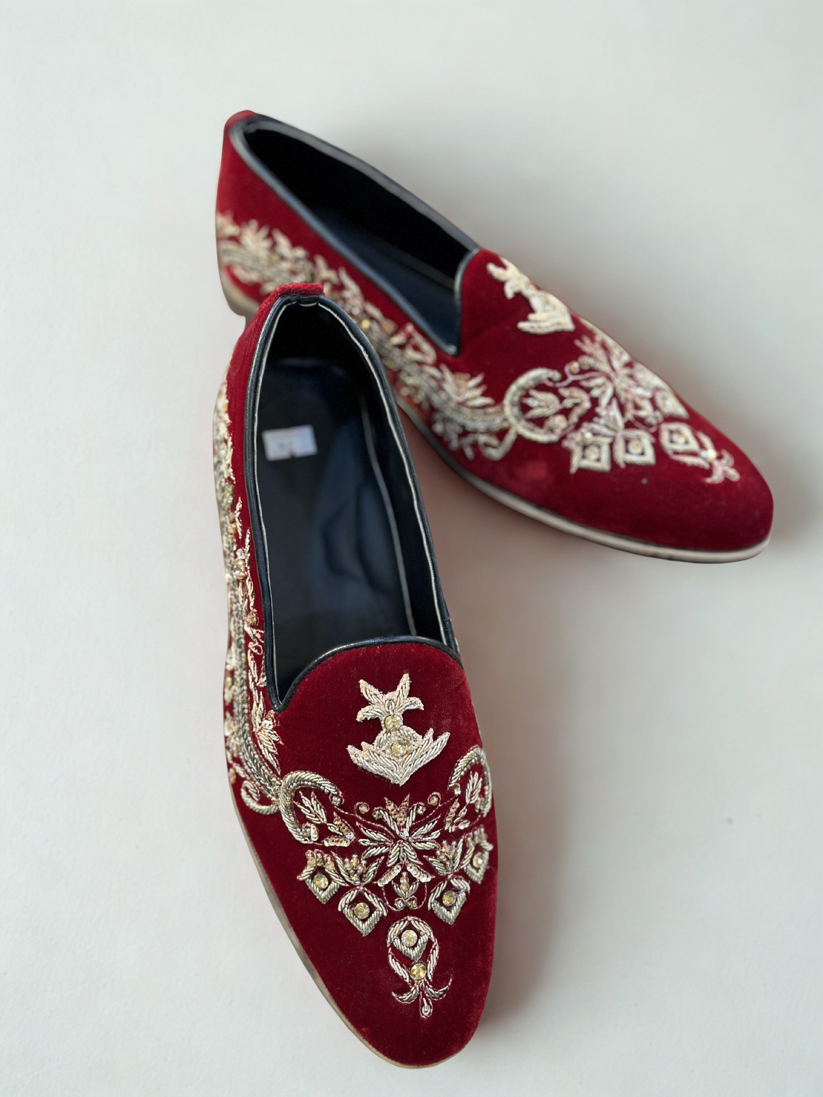 Maroon Embroided Mojaris
