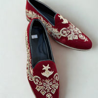 Maroon Embroided Mojaris